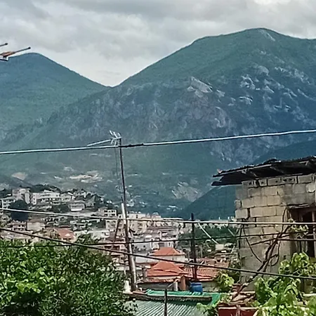 Hostel Nomad Tirana